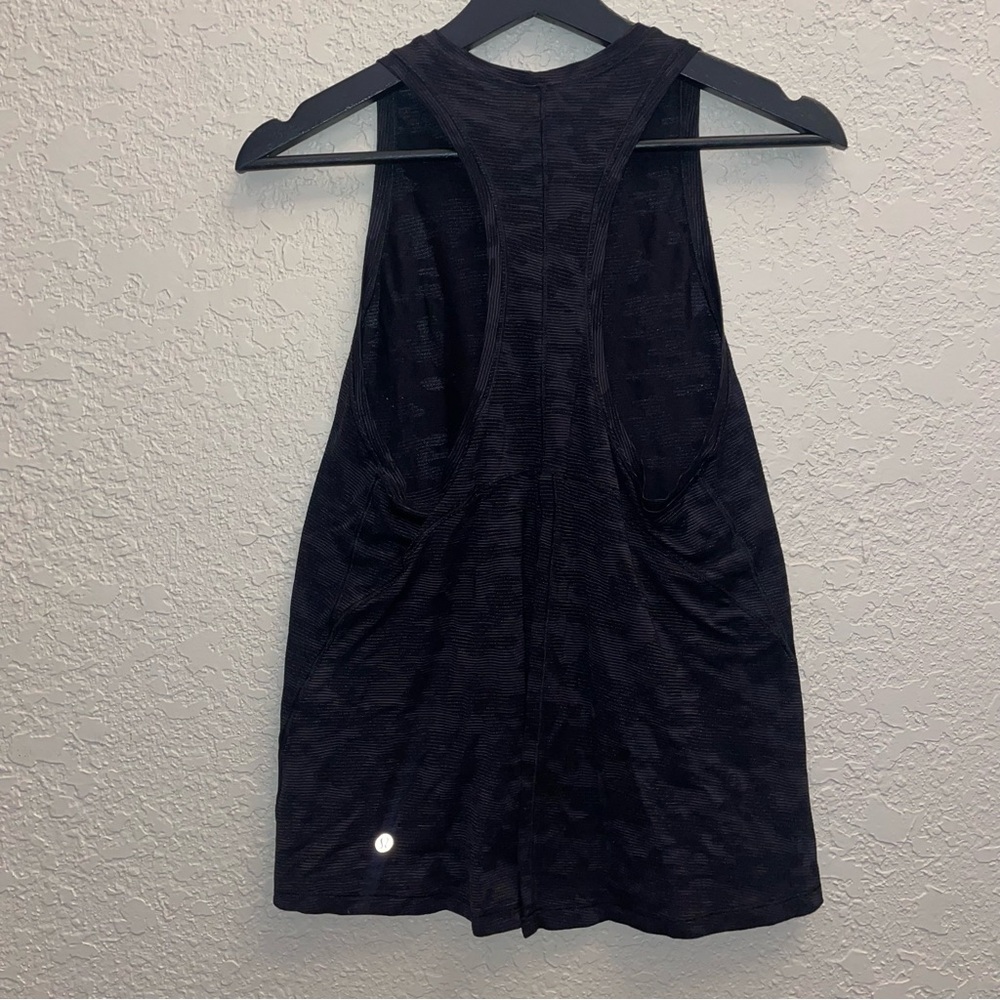 Lululemon Miles Ahead Tank (Camo) Black - Picture 6 of 9